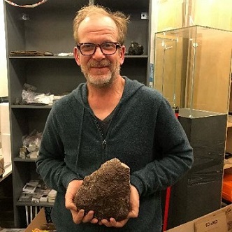 standby for lov 263 main mass photo